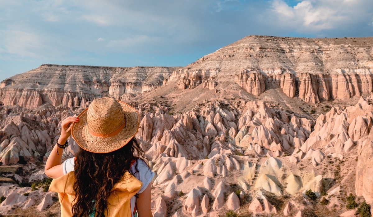 Rose Valley Sunset Hike: A Magical Evening in Cappadocia